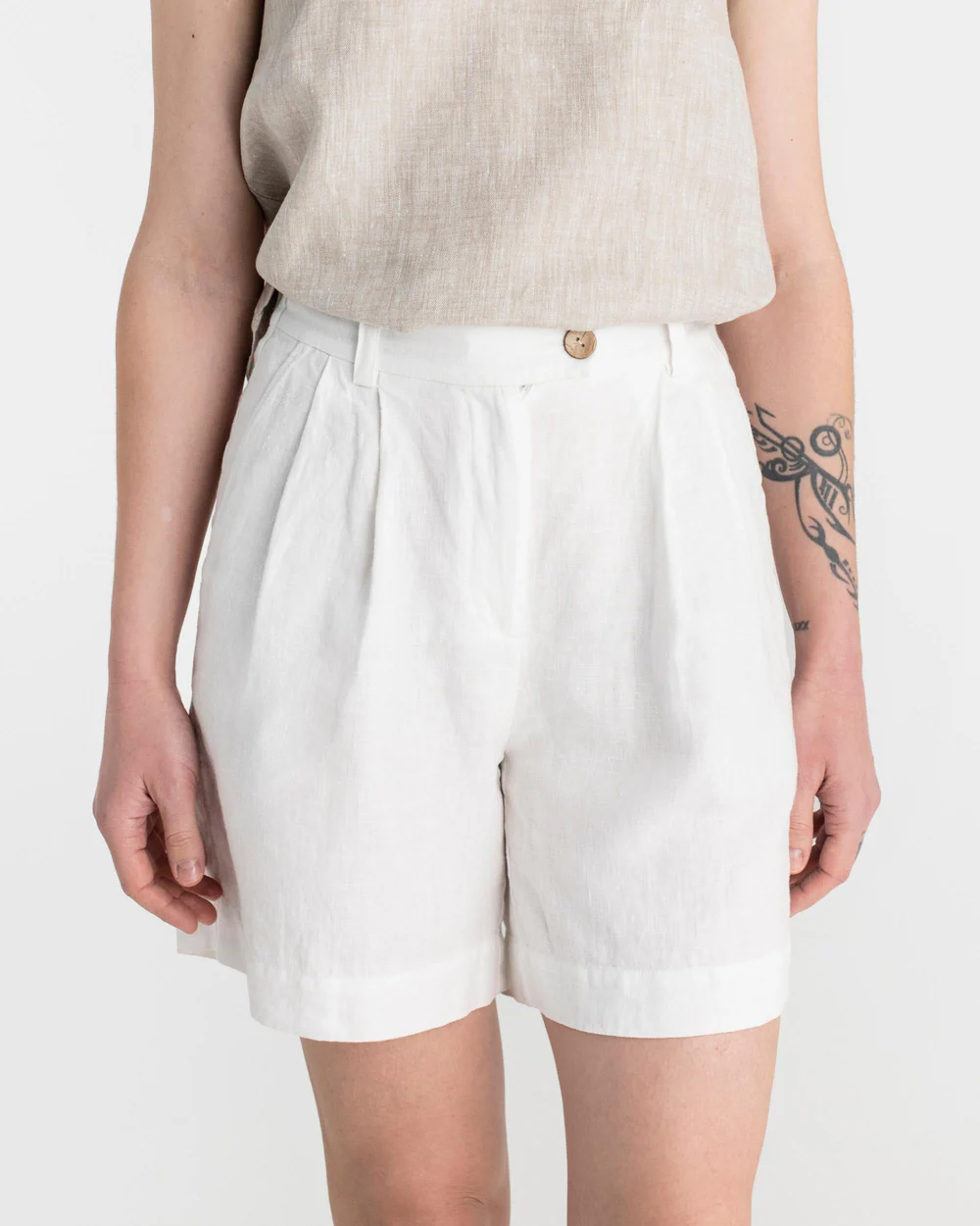 White Linen Pleated Shorts - Image 3