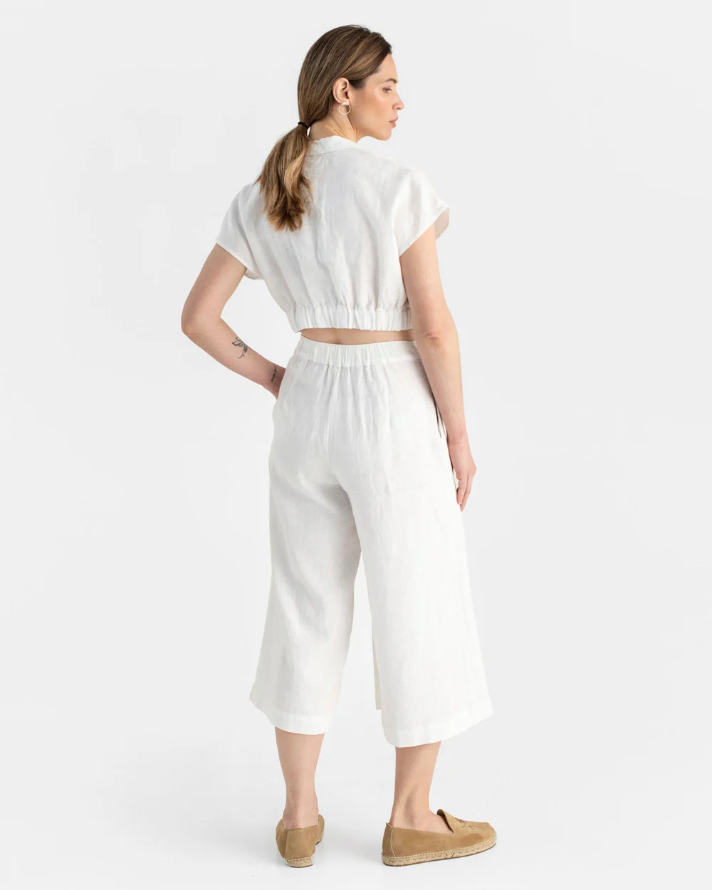 White Linen Cropped Button - Down Top - Image 7